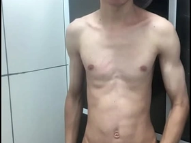 裸体小鲜肉洗澡卖骚 free gay chinese male porn