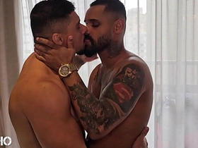 肌肉棒子的巨屌 asian gay gang sex videos