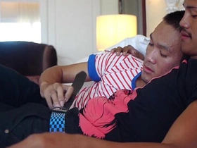 亚洲嫩男Daniel与Guy无套肛交 light chinese gay porn